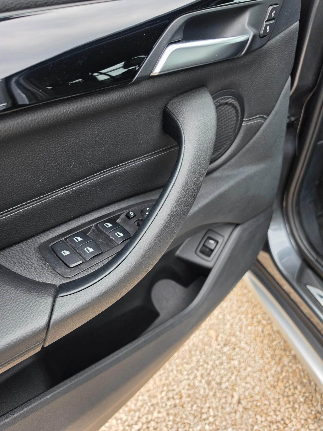 Bmw X1 sDrive18d xLine automatico garanzia