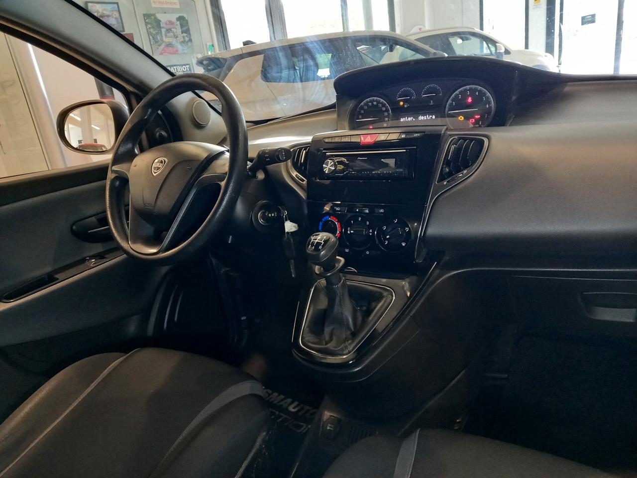 Lancia Ypsilon 1.2 69 CV 5 porte Silver