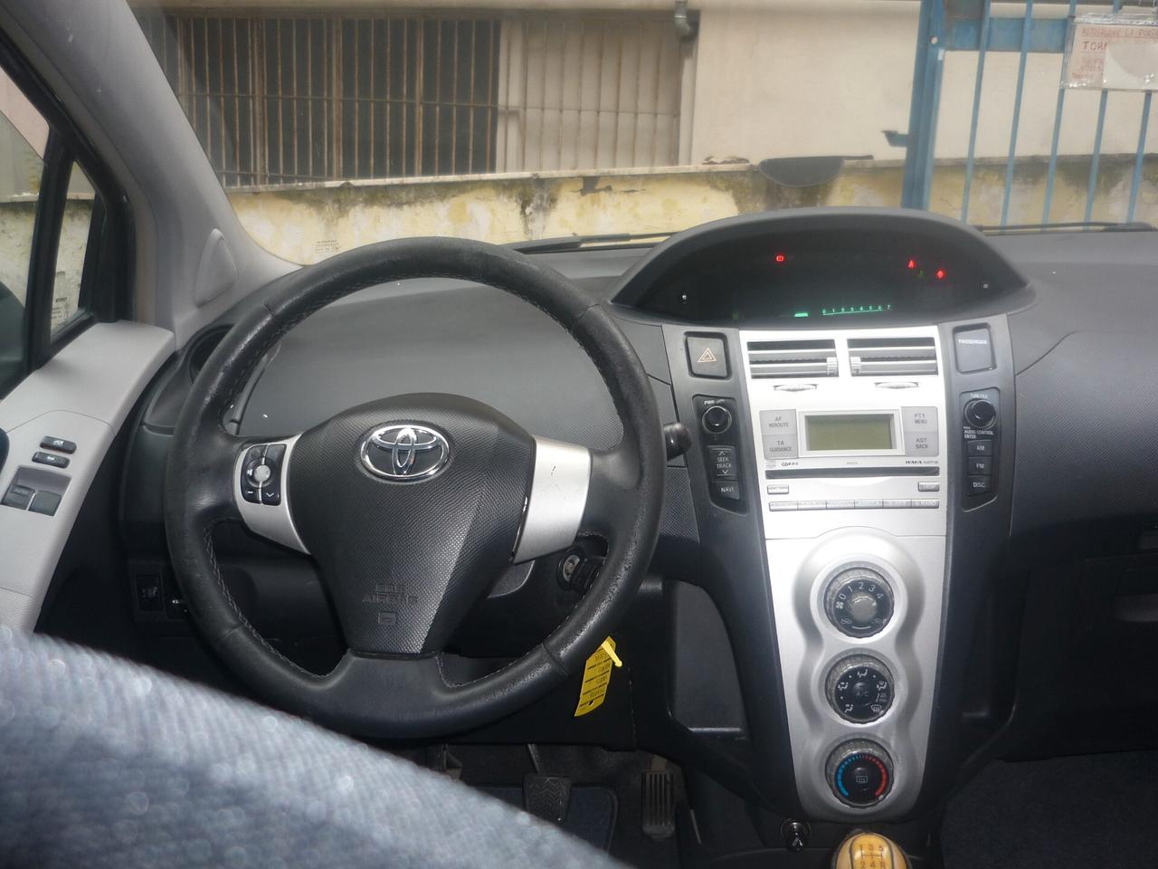 Toyota Yaris 1.0 5 porte Sol