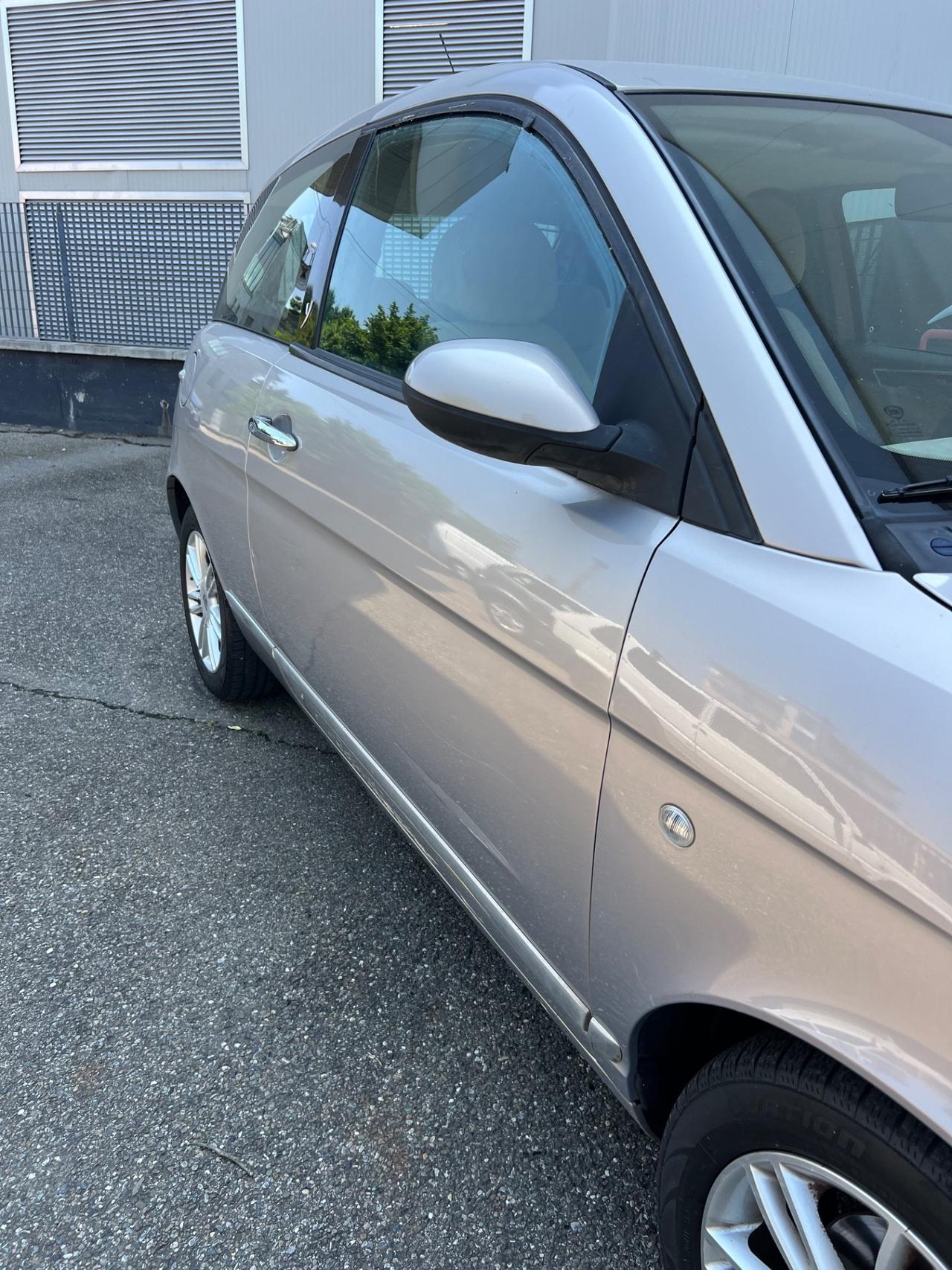 Lancia Ypsilon 1.2 b NEOPATENTATI OCCASIONE