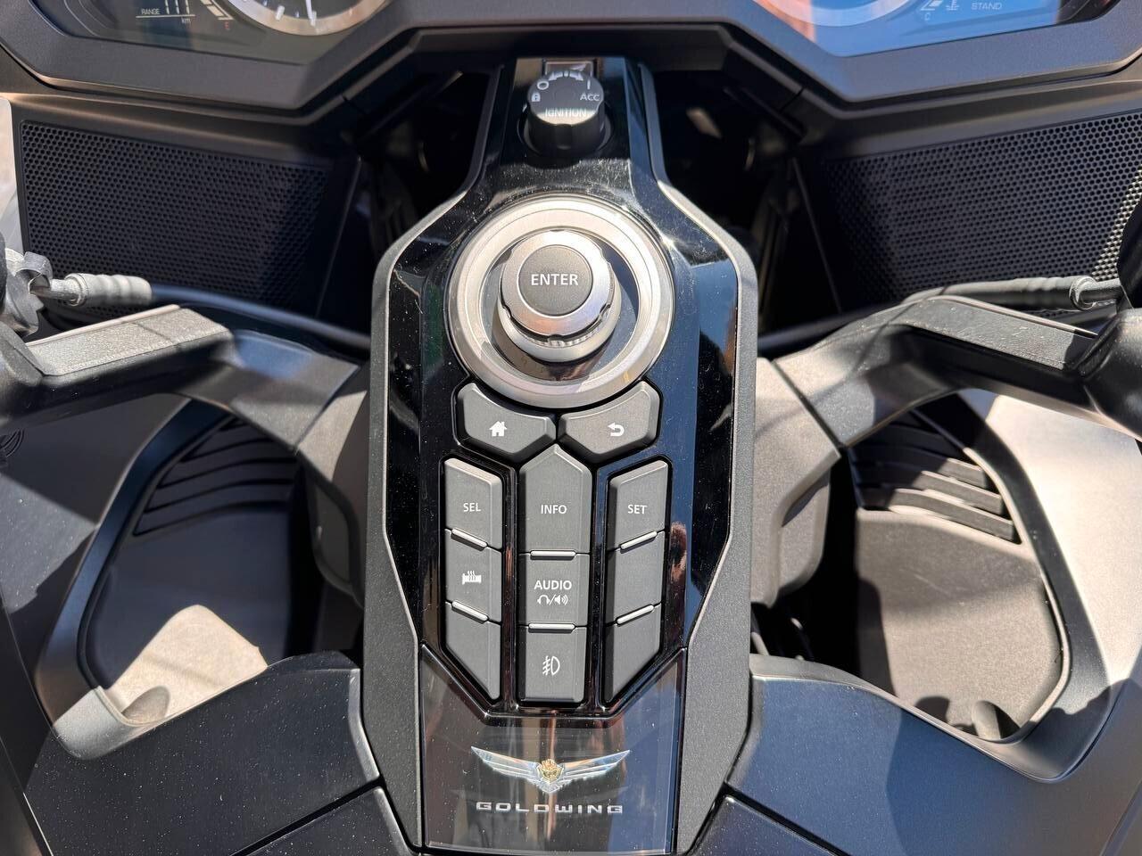 Honda GL 1800 Gold Wing DA 235 € AL MESE