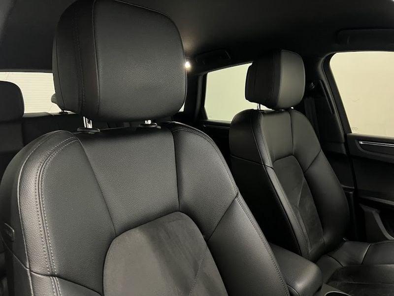 Porsche Macan 2.0 iva esposta