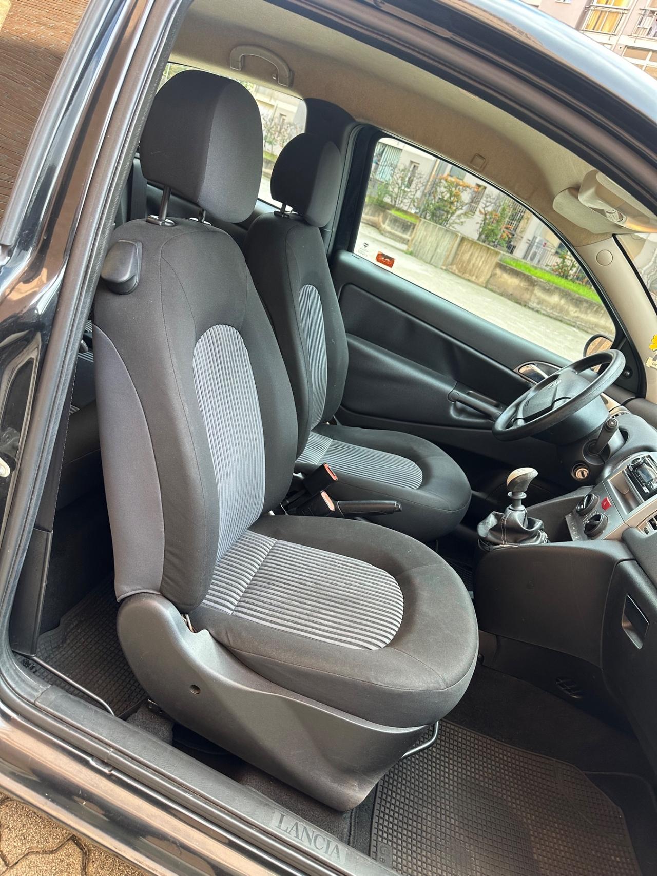 Lancia Ypsilon 1.2 Platino