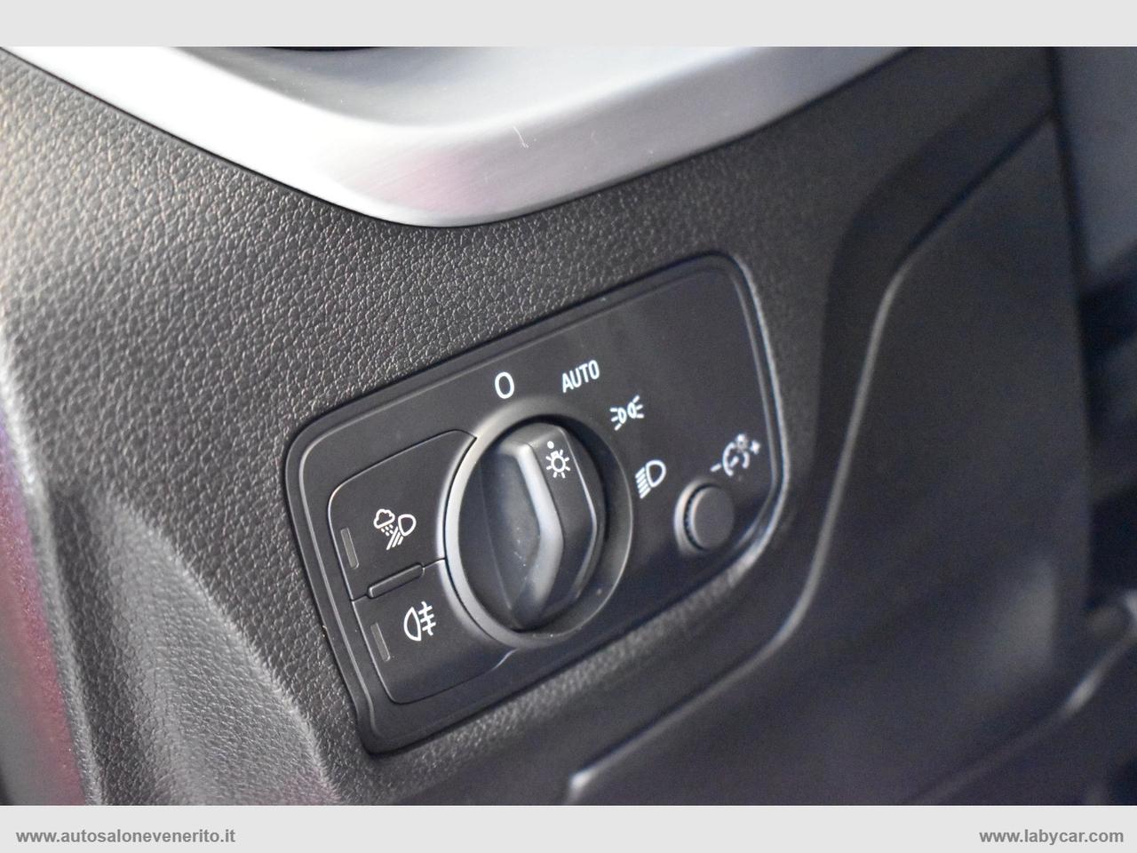 AUDI Q2 30 TDI S tronic Identity Black