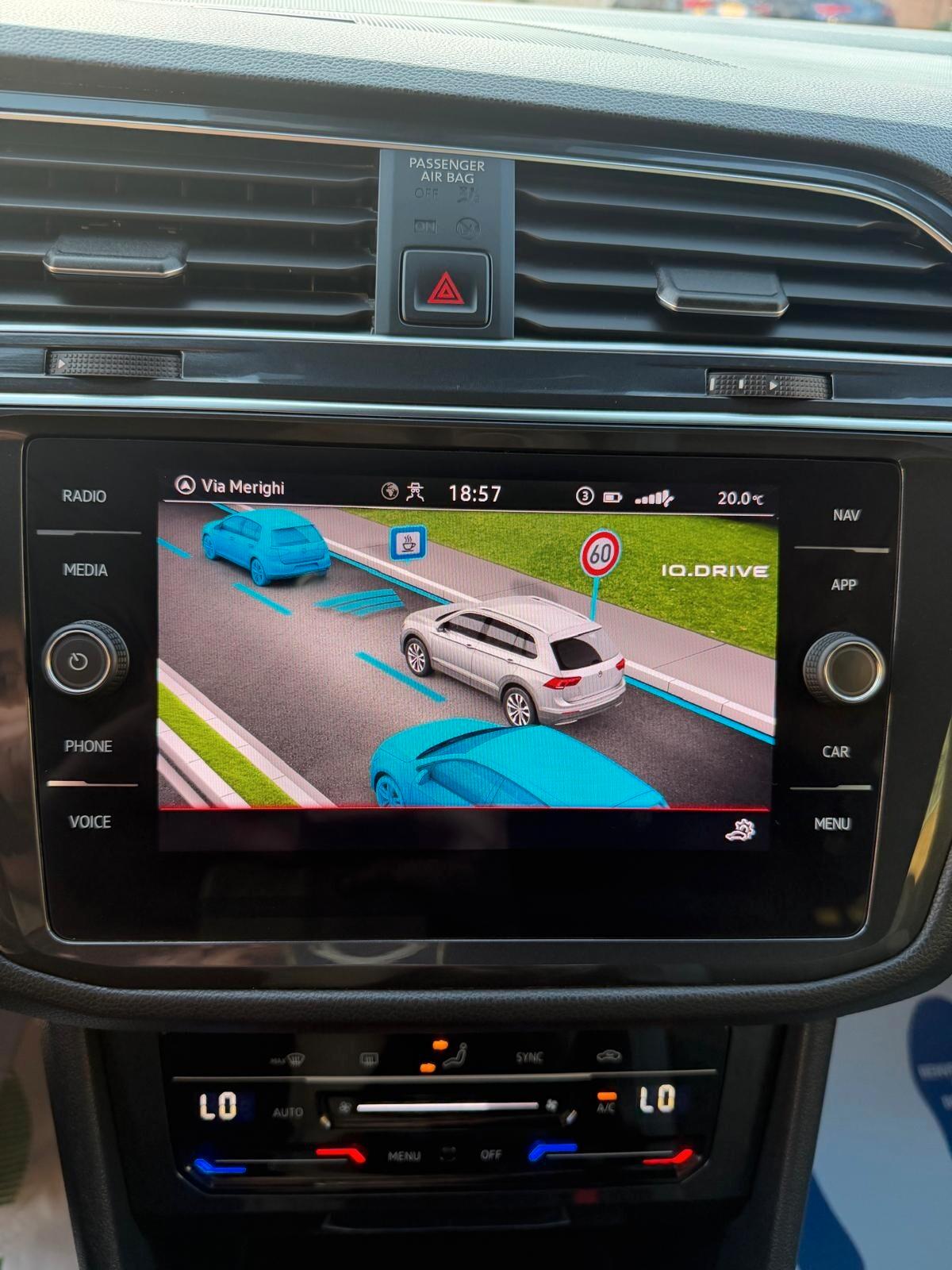 Volkswagen Tiguan 2.0 TDI 150 CV SCR DSG R-Line BIANCO PERLATO