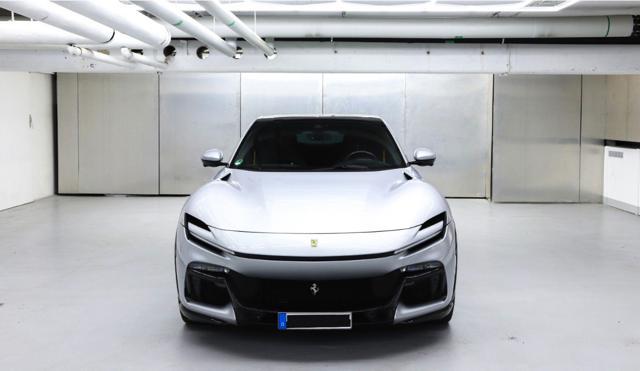 FERRARI Purosangue Purosangue