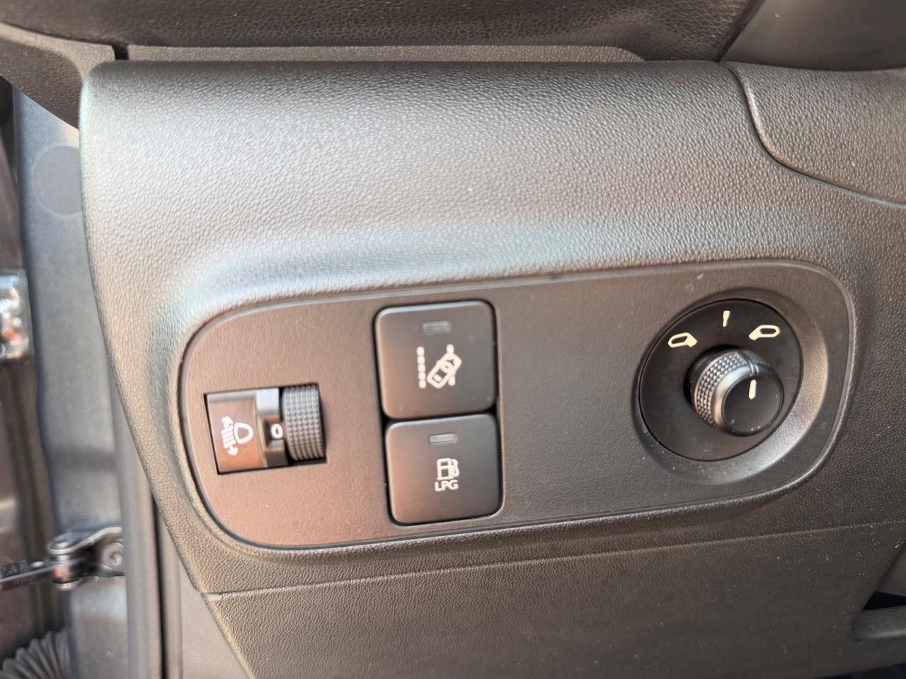 Citroen C3 PureTech 82 GPL Feel PERFETTA!!!