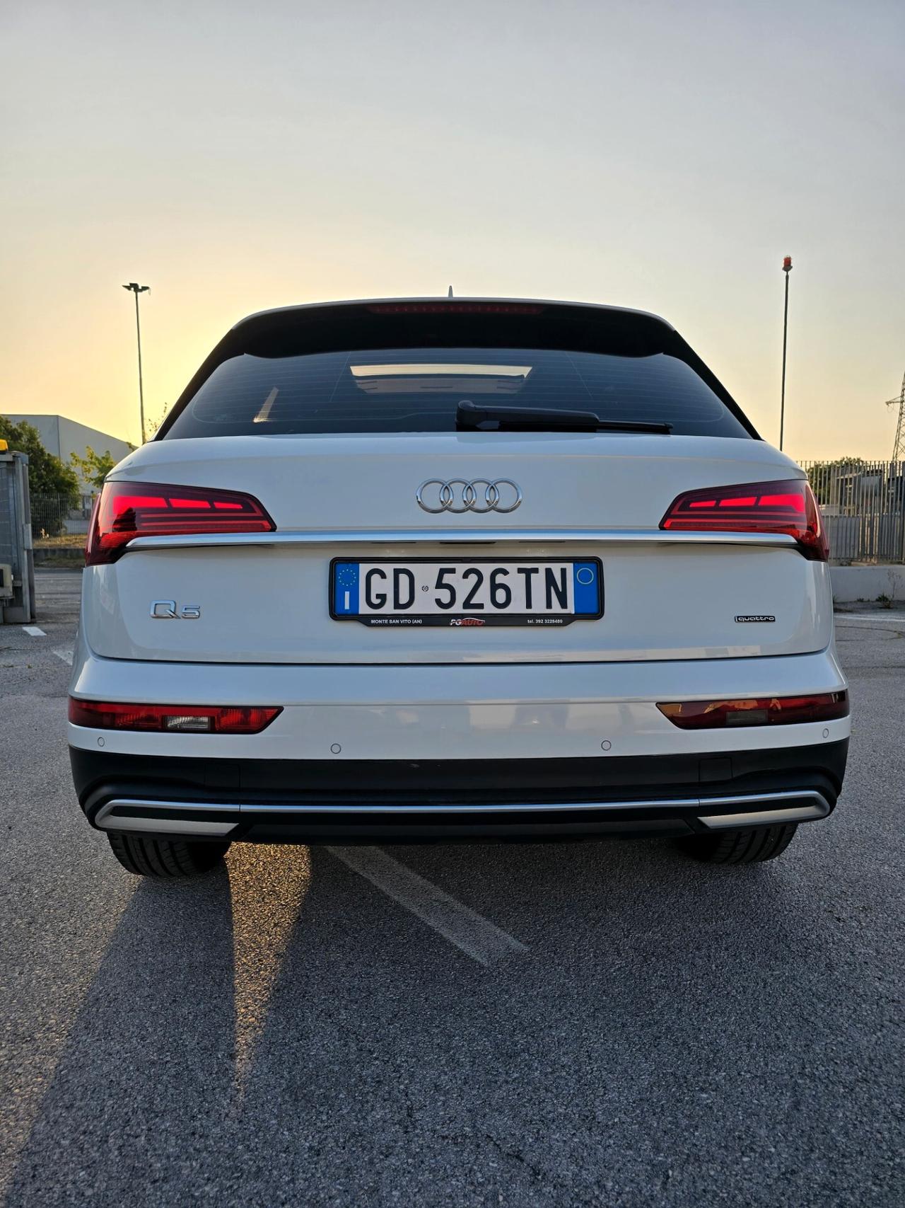 Audi Q5 40 2.0 tdi mhev 12V Business quattro s-tronic - TETTO -