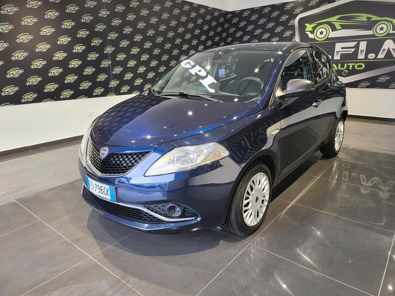 Lancia Ypsilon - 2016 1.2 Gpl 69 CV Ecochic Silver