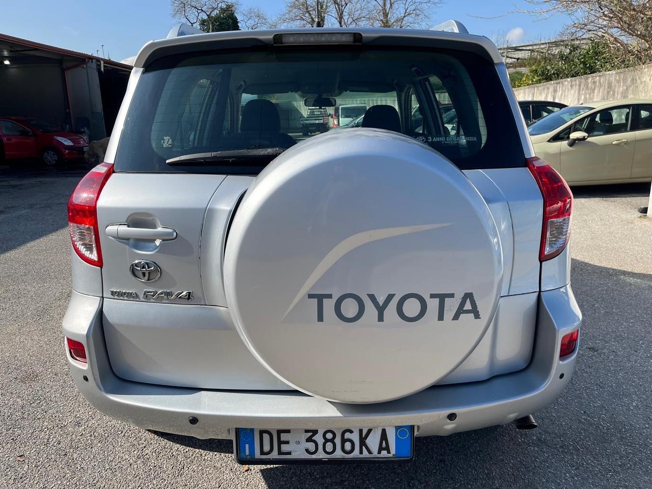 Toyota RAV 4 -2.2 D-4D-4x4- full-2006