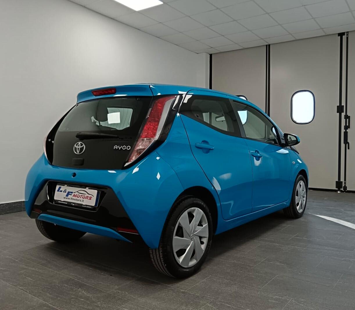 Toyota Aygo 1.0 NEOPATENTATI 5 porte x-wave