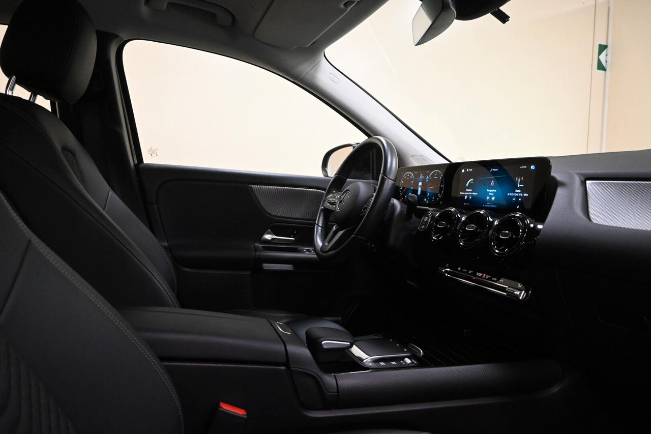 MERCEDES GLA (H247) GLA 180 d Automati...