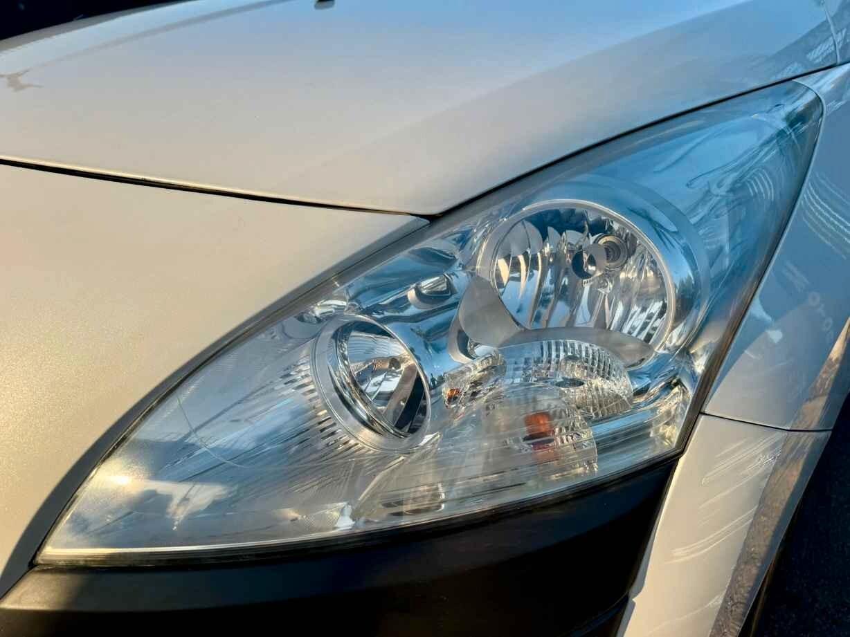 PEUGEOT 3008 1.6 HDi 110CV CAMBIO AUTOMATICO