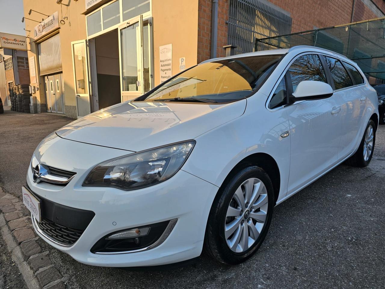 Opel Astra 1.6 CDTI 136cv Sports Tourer Cosmo*Pelle*Navi*Euro6