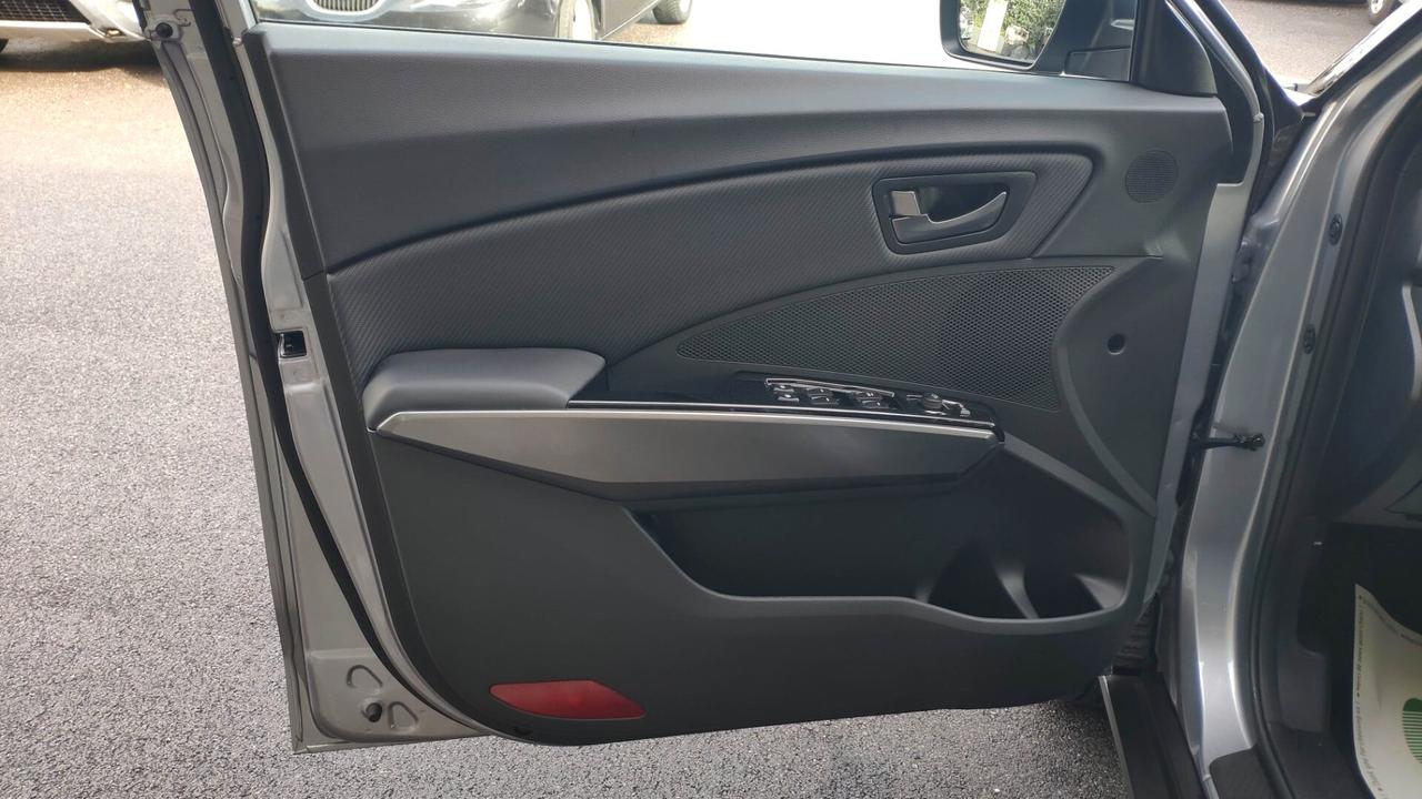 Kgm Tivoli Style 1500cc Turbo Benz 163 CV