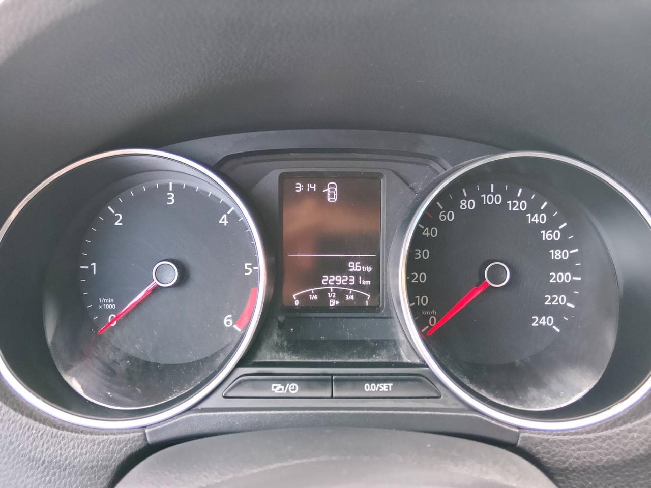 VW Polo 1.4 TDI 90cv Euro 6 1 PROPR.