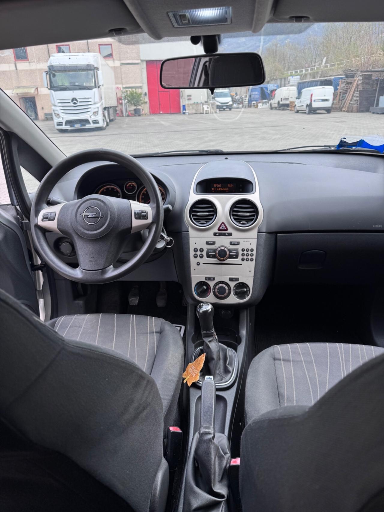 Opel Corsa 1.2 3 porte Sport