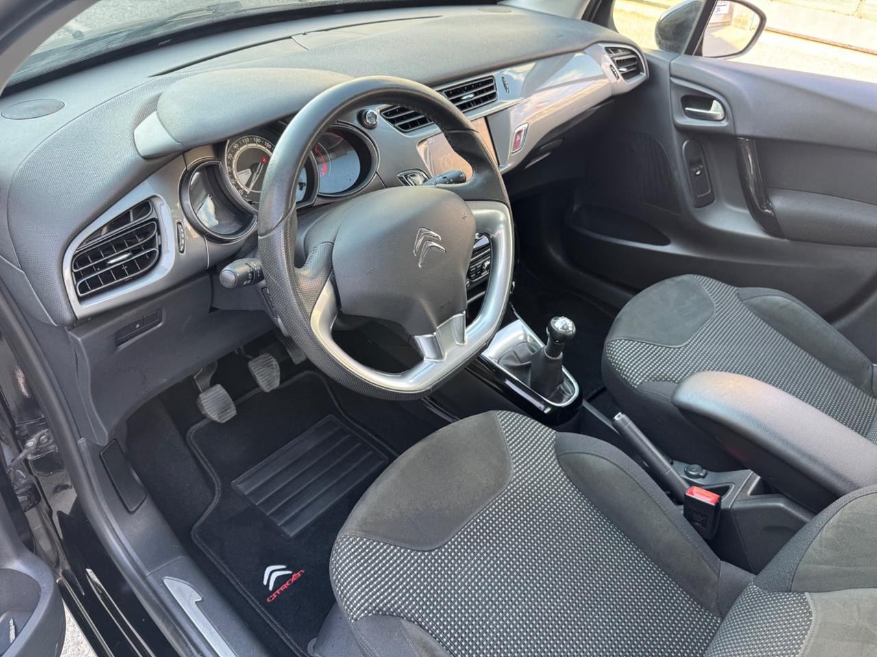 Citroen C3 tetto panoramico Navi Sensori idonea ai neopatentati