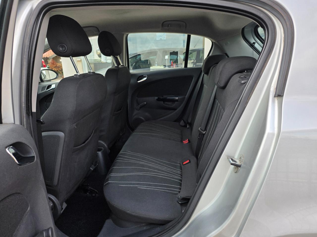 Opel Corsa 1.2 5 porte Cosmo
