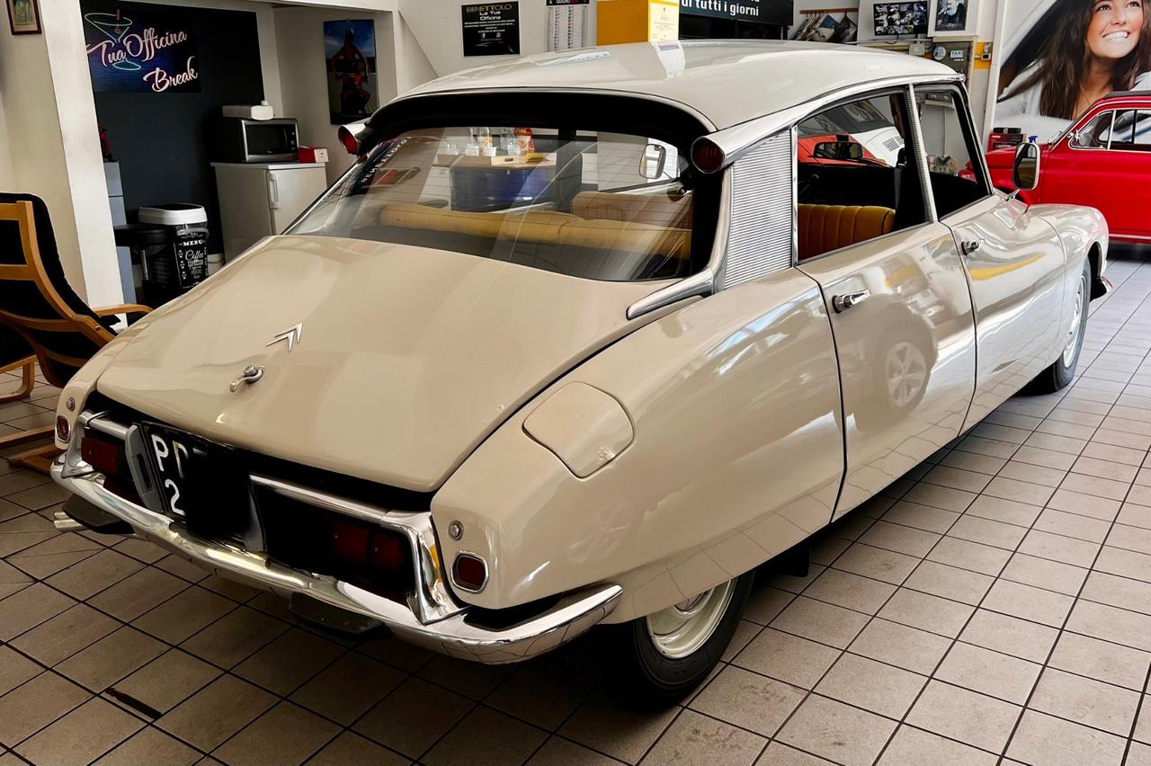 Citroen DS ID 19 1971 4 marce