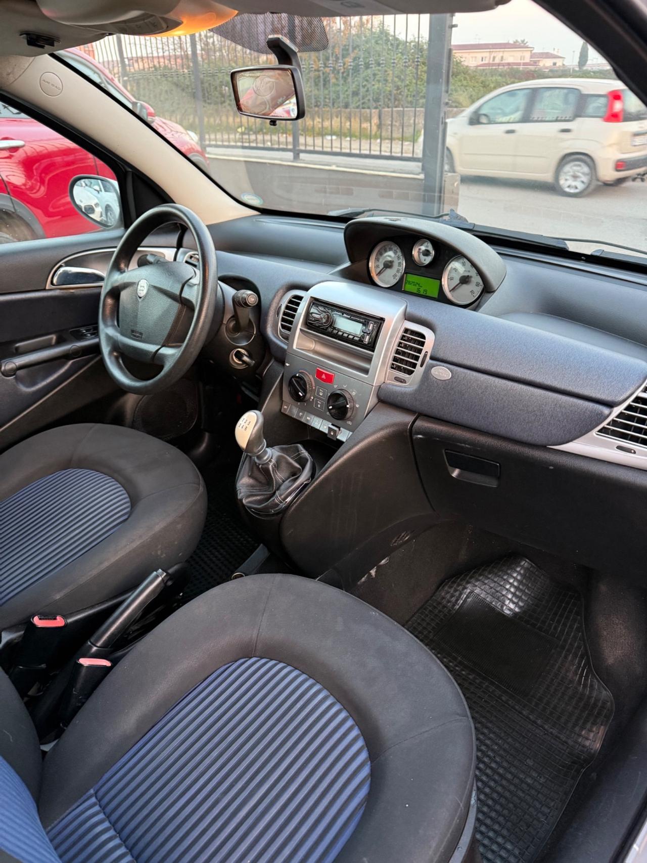 Lancia Ypsilon 1.2 Argento