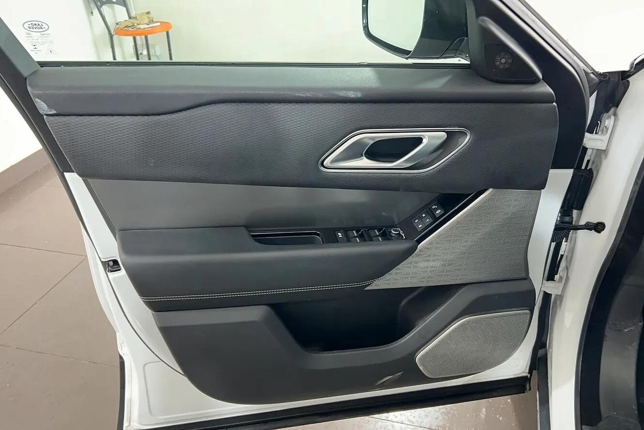 Land Rover Range Rover Velar Range Rover Velar 3.0d V6 R-Dynamic SE