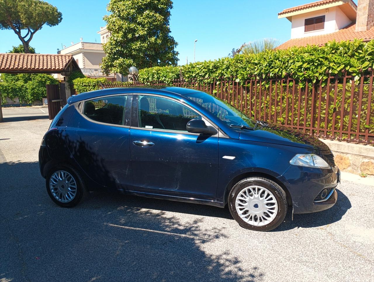 Lancia Ypsilon 1.2 69 CV 5 porte Gold km 47000