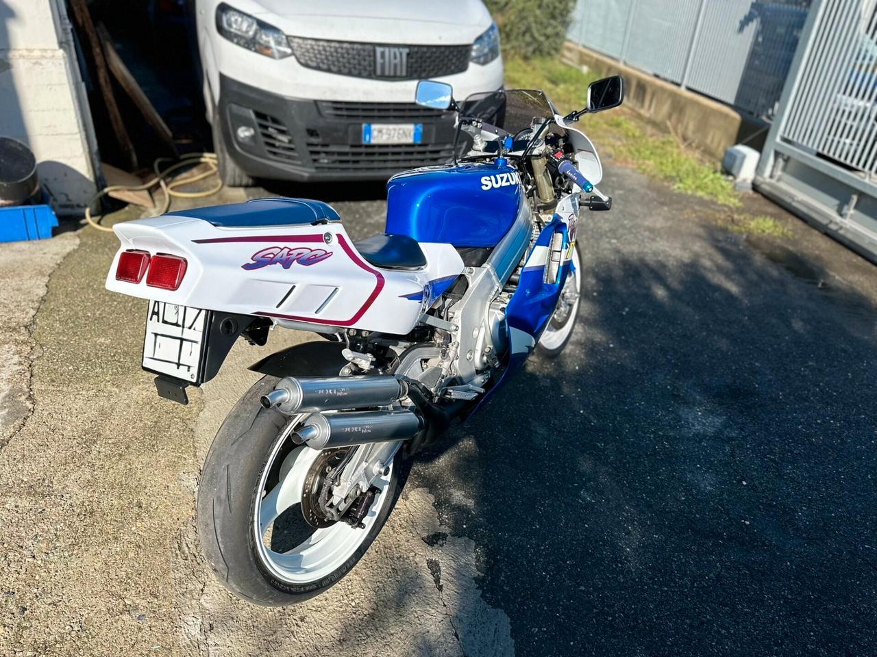 Suzuki RGV 250 RGV GAMMA 250 2T