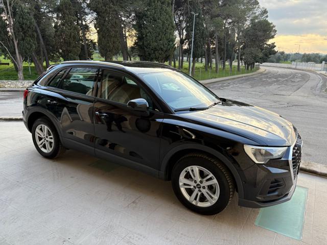 AUDI Q3 35 2.0 TDI S tronic quattro Business COCKPIT