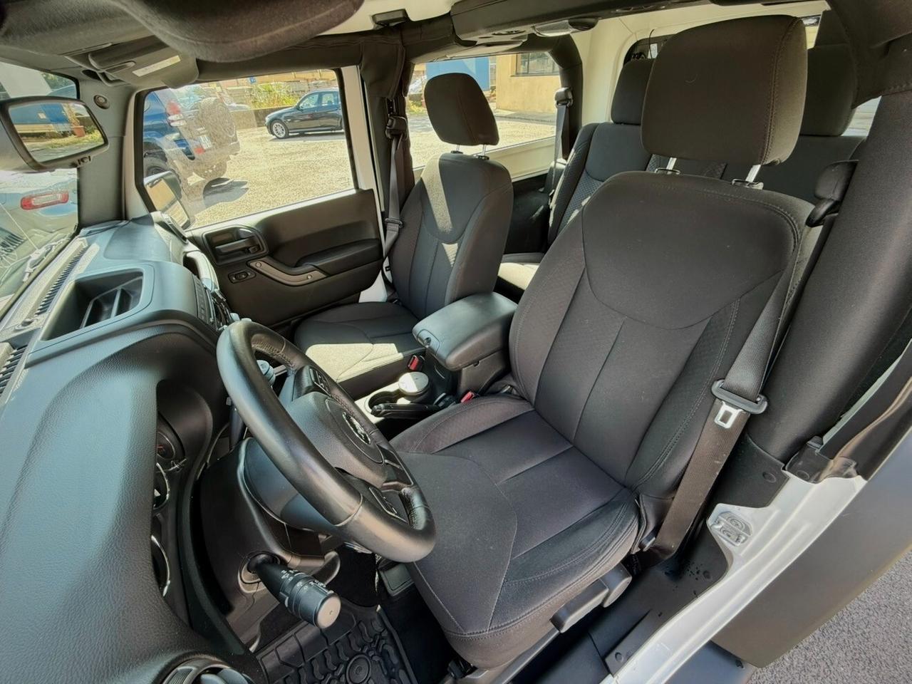 Jeep Wrangler 2.8 CRD DPF Sahara Auto