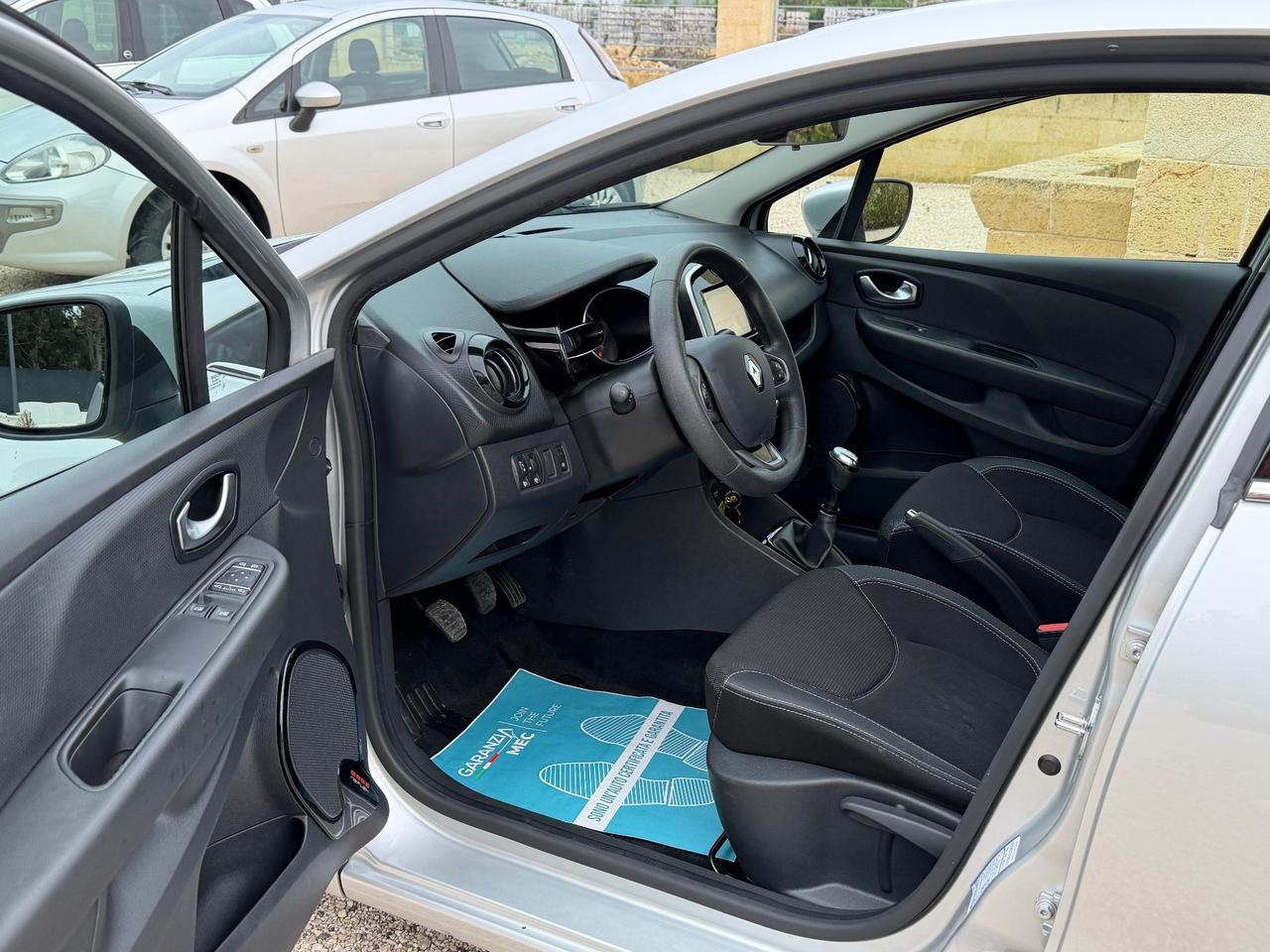 Renault Clio dCi 8V 75 CV 5 porte Moschino Intens