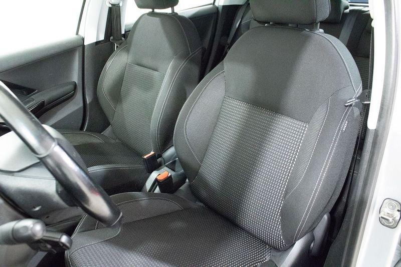 Peugeot 208 BlueHDi 75cv Allure