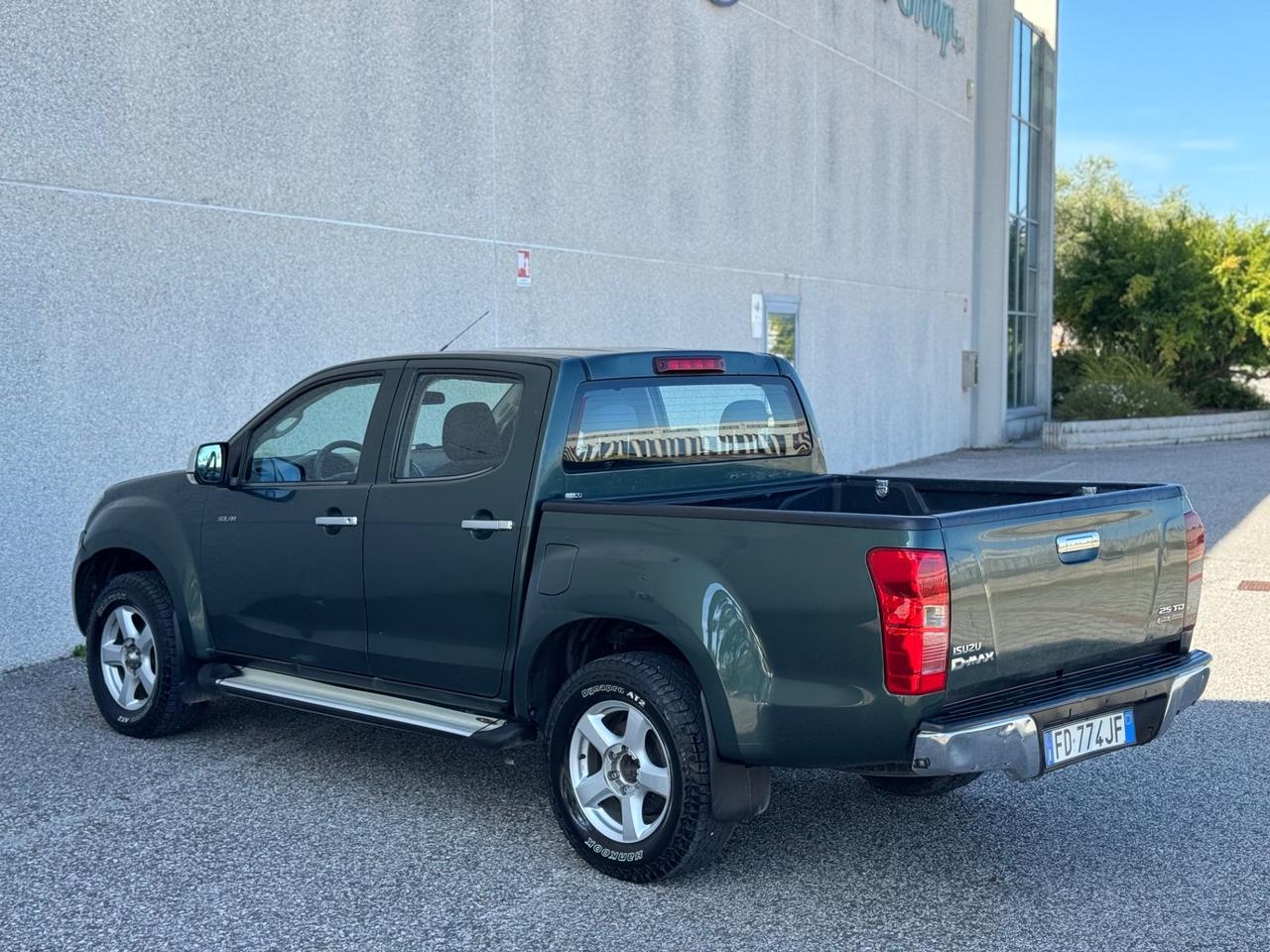 Isuzu D-Max 2.5Td 163cv Aut. Solar 4WD