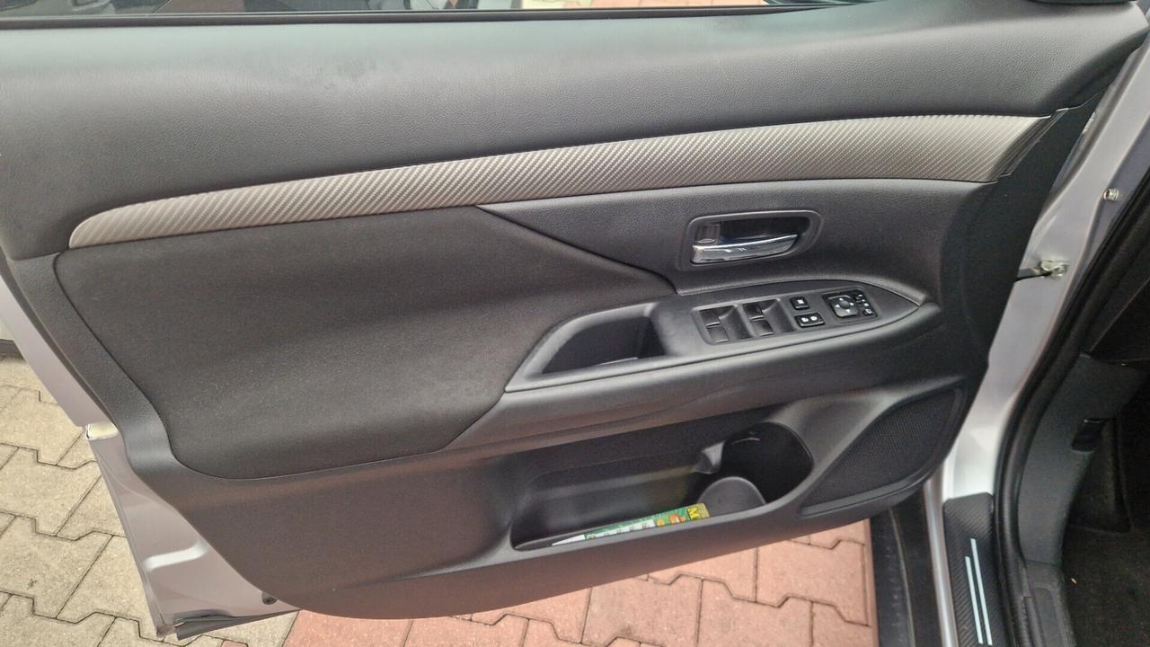 Mitsubishi Outlander 2.2 DI-D 4x4 full automatico