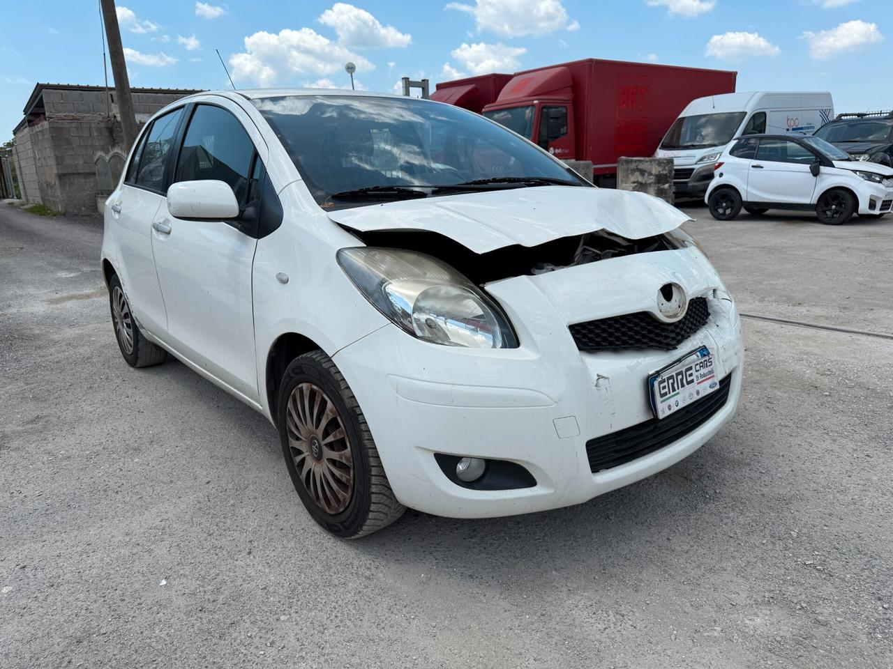 TOYOTA YARIS ANNO 2011 1.0 BENZINA *MARCIANTE