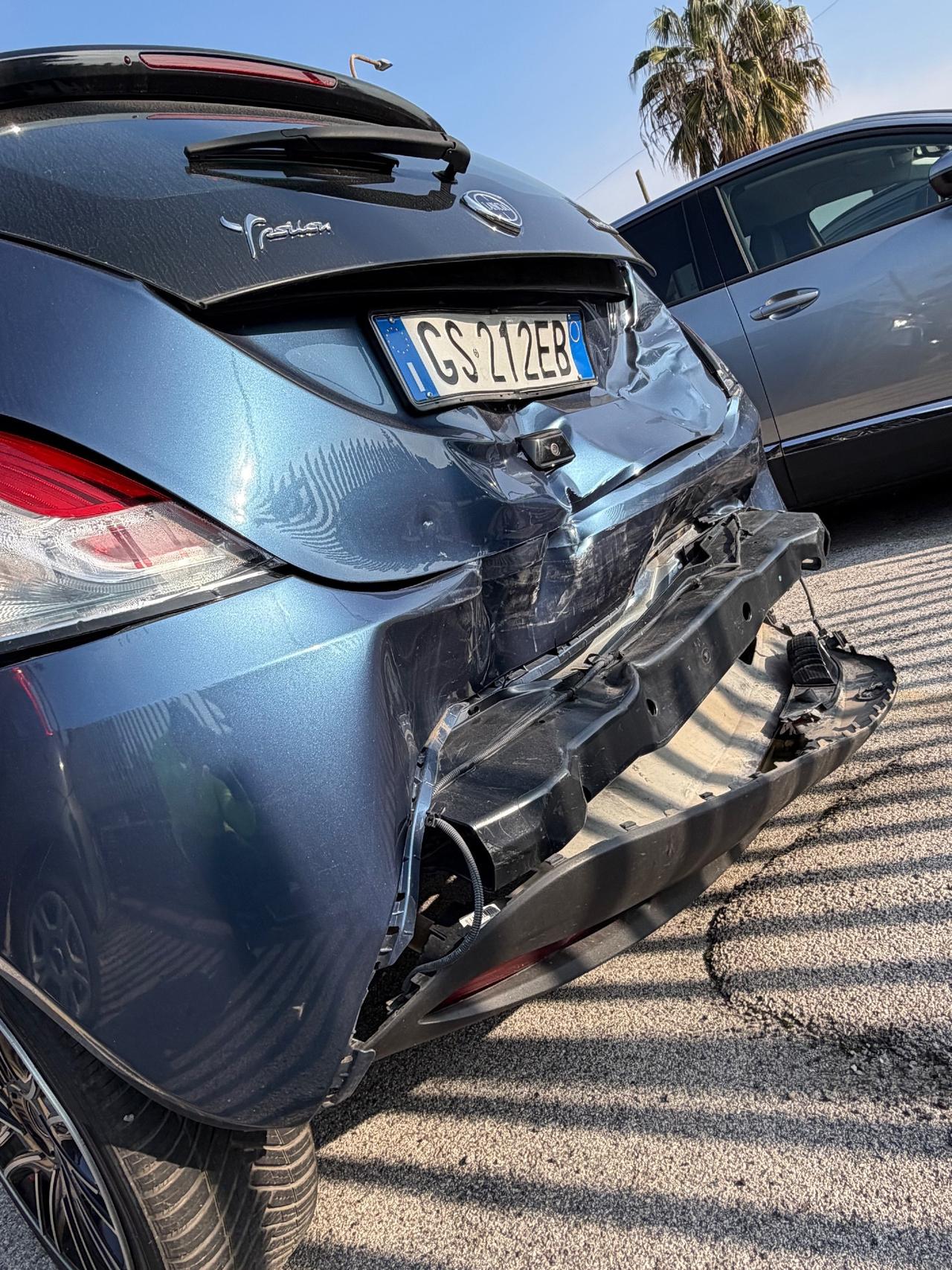 Lancia Ypsilon 1.0 70CV Hybrid Gold