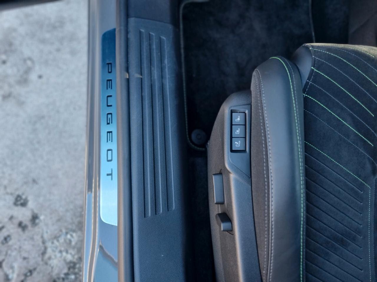 Peugeot 2008 PureTech 130 S&S EAT8 GT