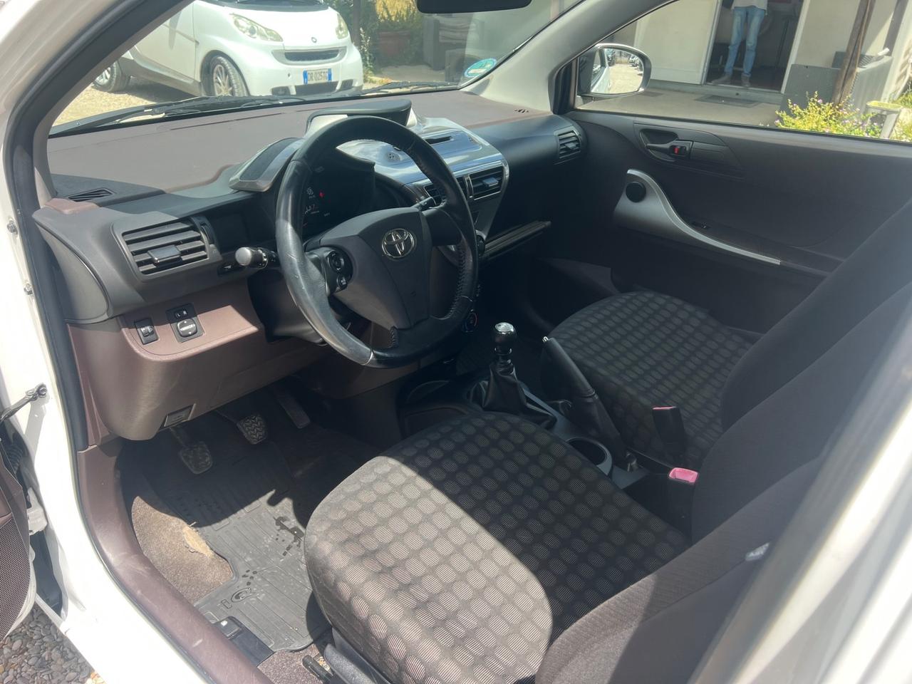Toyota iQ 1.0 Sol