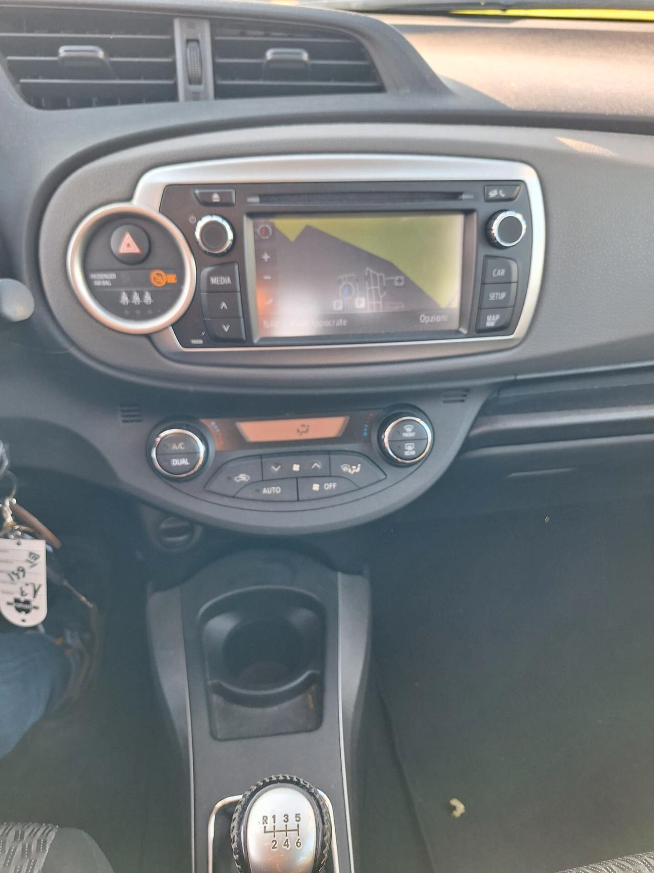 Toyota Yaris 1.3 5 porte Lounge - 12/2013