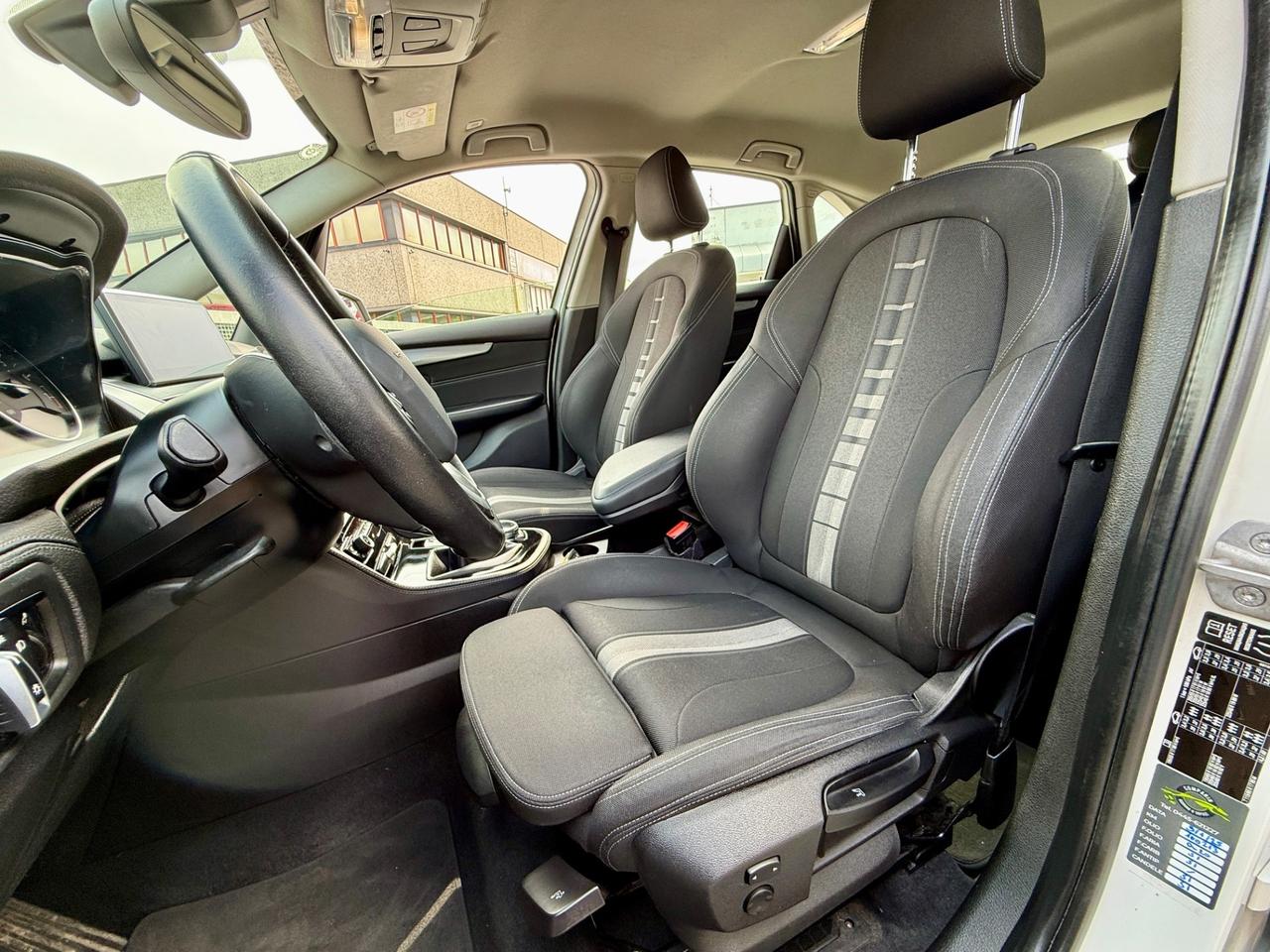 BMW 218i Active Tourer 136Cv OK NEOPATENTATI