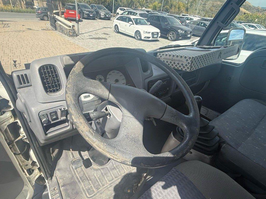 Nissan Cabstar 3.0 Td CASSONE FISSO