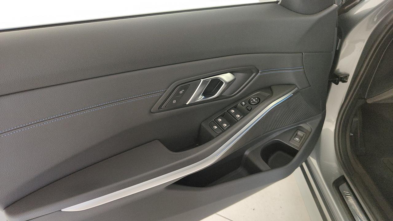 BMW Serie 3 G21 2022 Touring - 320d Touring mhev 48V Msport xdrive auto