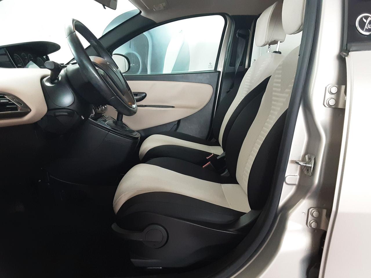 Lancia Ypsilon 1.2 69 CV 5 porte Platinum