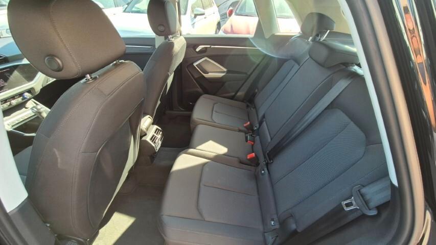 Audi Q3 35 TDI quattro S tronic Business - 2021