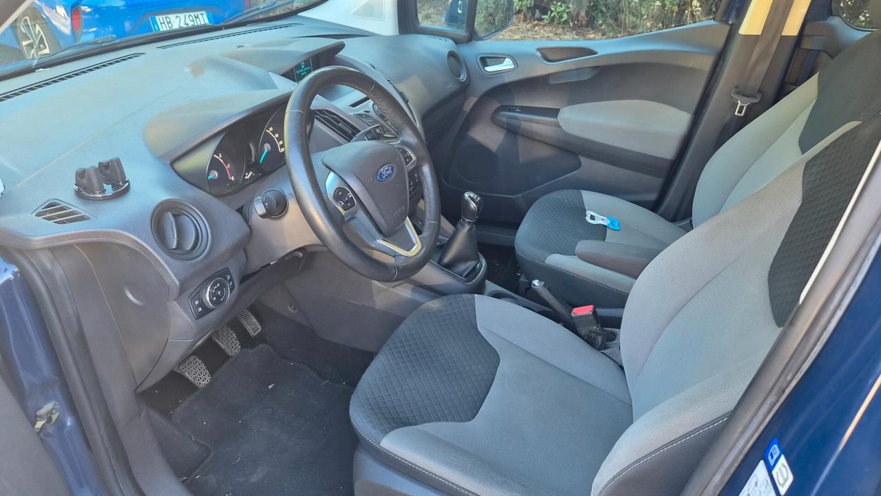 Ford Tourneo Courier 1.0 EcoBoost 100 CV Titanium