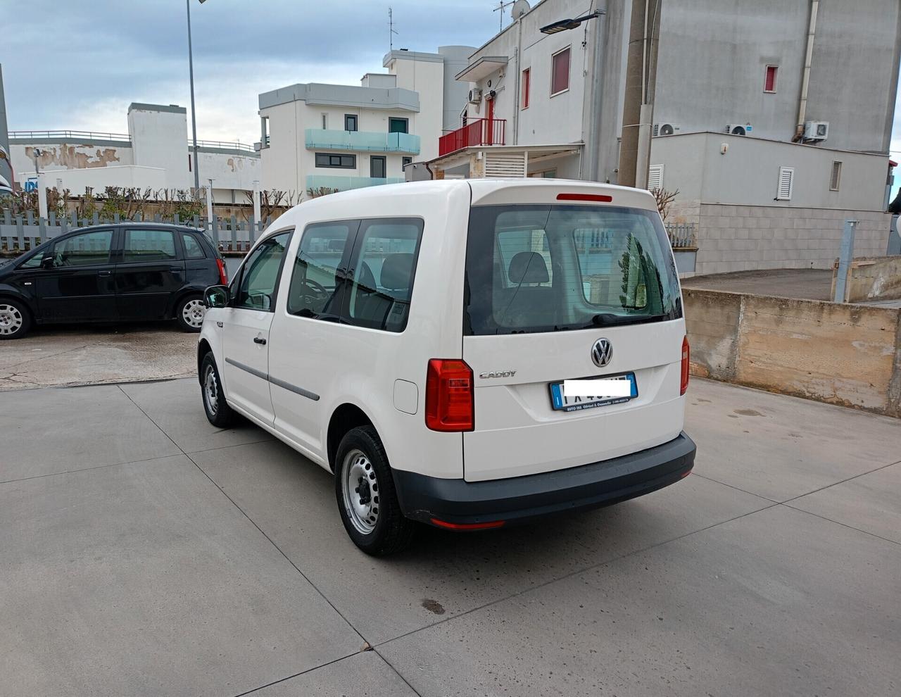 VW CADDY 2000 TDI 5 POSTI CAMBIO AUTOMATICO