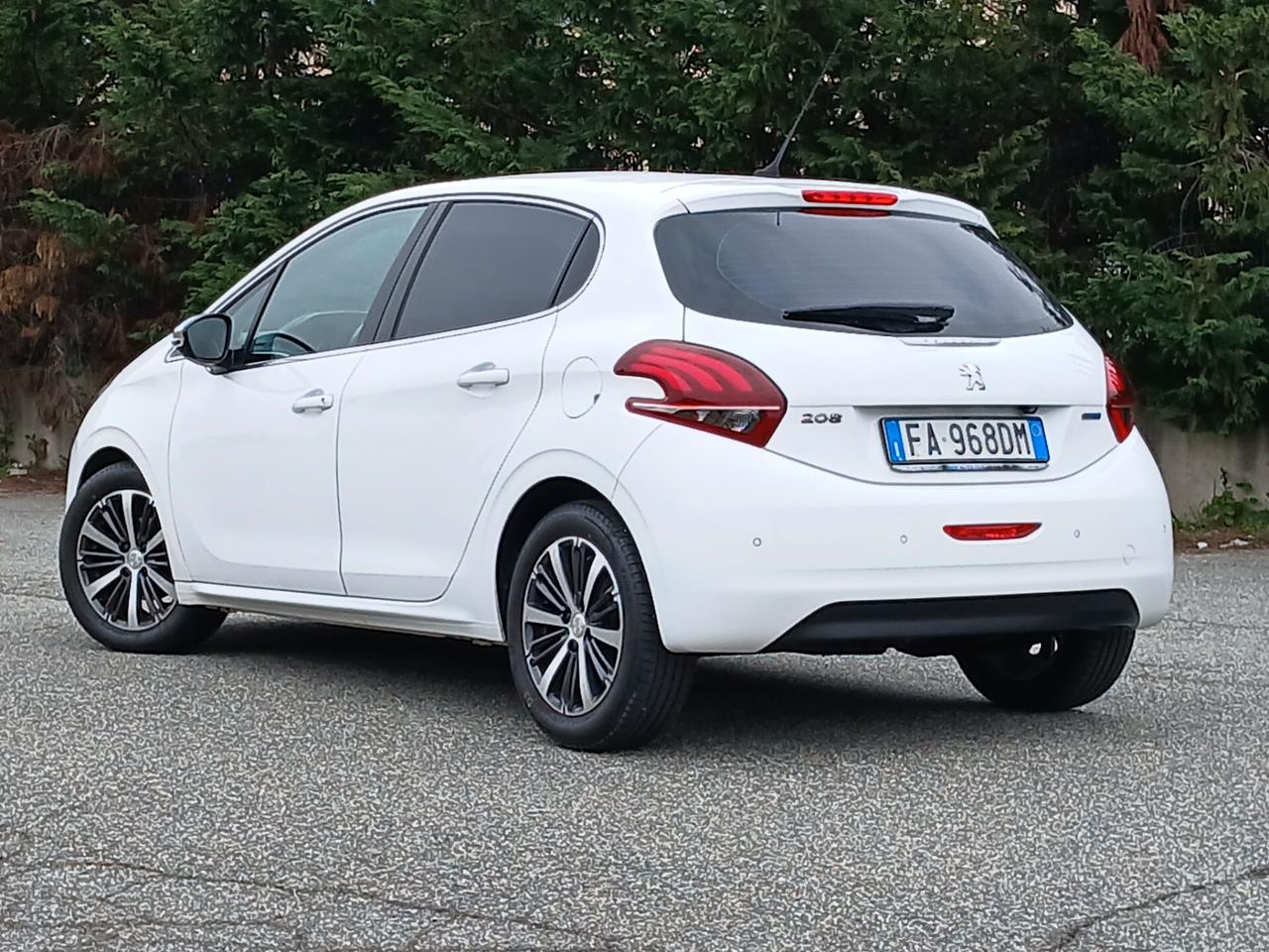 Peugeot 208 KM 81 000 EURO 6B PARI AL NUOVO