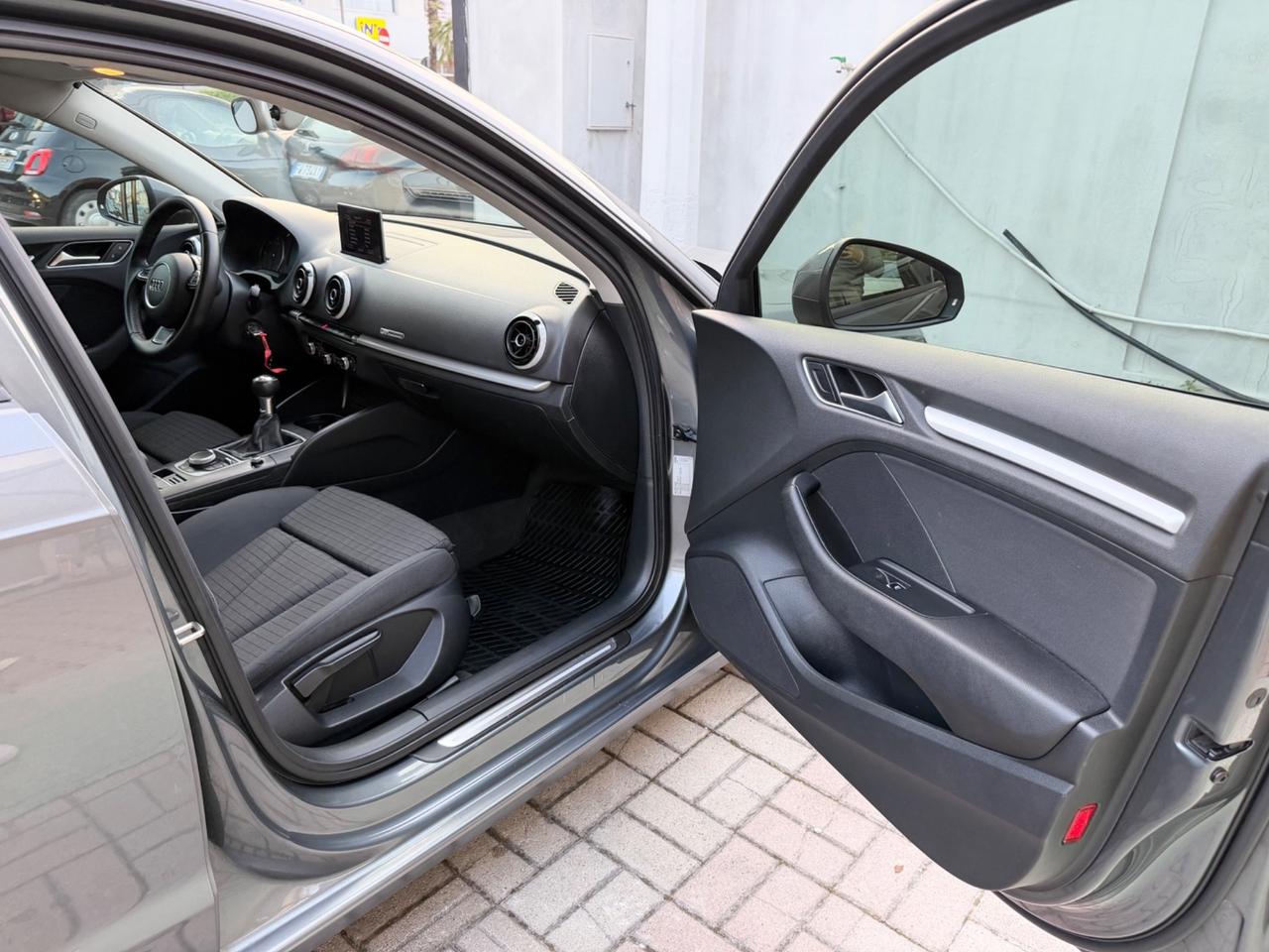 Audi A3 Sportback 1.6 TDI Ambition - GARANZIA