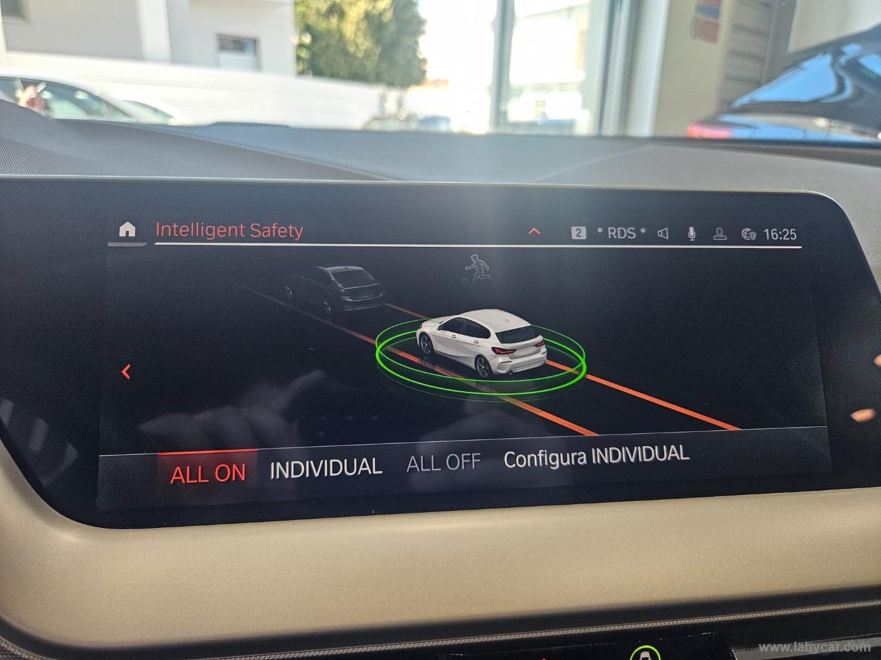 BMW 118d 5p. Advantage