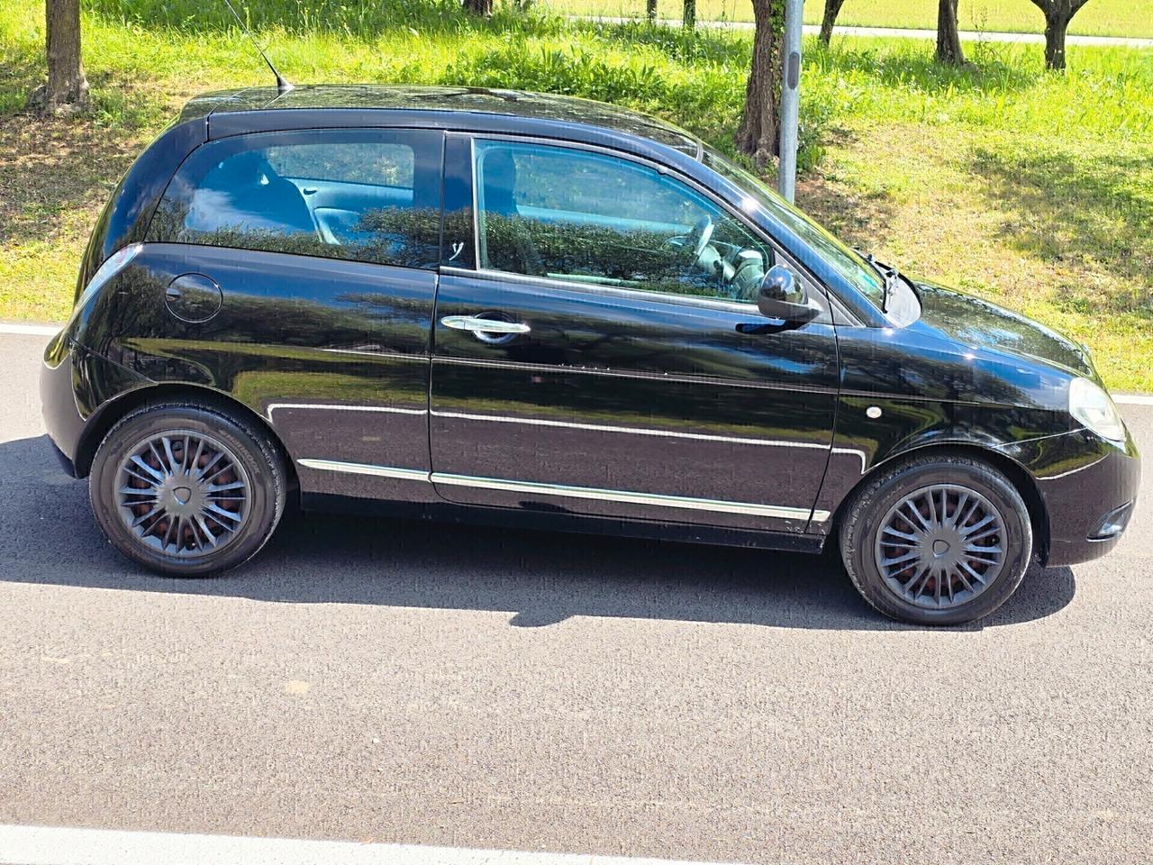 Lancia Ypsilon 1.2BENZ. OK PER NEOPATENTATI UNICO PROPRIETARIO ANNO 2010